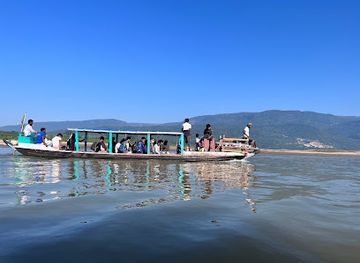 bangladesh/tanguar-haor/attraction/bholagonj-sada-pathor-tourist-spot