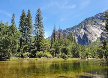 california/yosemite-village/attraction/cathedral-beach-picnic-area