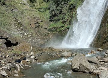pakistan/azad-jammu-and-kashmir/attraction/chamb-waterfall