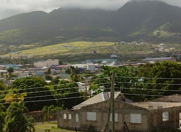 saint-kitts-and-nevis/old-road-town/attraction/fort-thomas-grounds