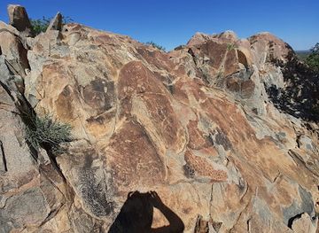 namibia/oshana/attraction/peet-alberts-rock-engravings
