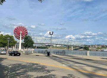 ohio/cincinnati/newport/attraction/american-queen-paddle-wheel