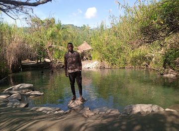 uganda/queen-elizabeth-national-park/attraction/kiwa-herritage-hot-springs