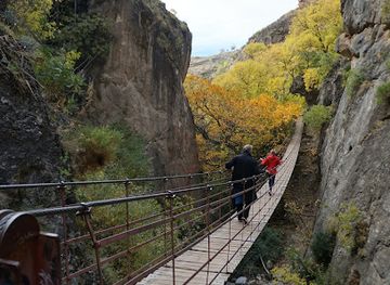 spain/sierra-nevada/attraction/puente-colgante-de-los-cahorros