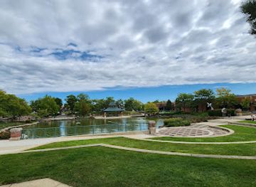 illinois/schaumburg/attraction/schaumburg-town-square