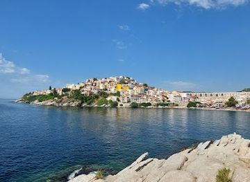 greece/kavala/attraction/rock-beach