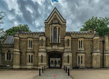 united-kingdom/devon/attraction/highgate-cemetery