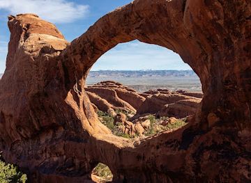 utah/arches-national-park/attraction/double-o-arch