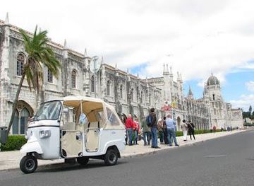 portugal/cascais/attraction/tuk-tuk-lisboa-tours