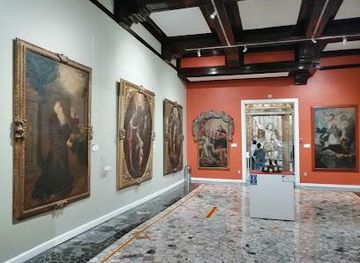 mexico/mexico-city/attraction/museo-de-la-basilica-de-santa-maria-de-guadalupe