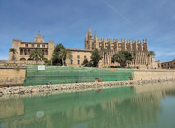 spain/palma-de-mallorca/santa-catalina/attraction/royal-palace-of-la-almudaina