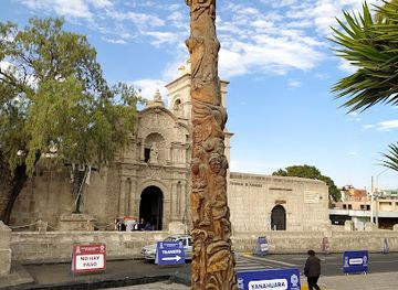 peru/arequipa/yanahuara/attraction/totem-arequipa-peru