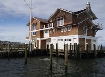 rhode-island/watch-hill/attraction/ninigret-statue