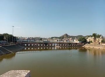india/pushkar/attraction/pushkar-lake-bridge