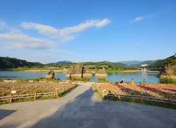 south-korea/north-chungcheong-province/attraction/dodamsambong-peaks