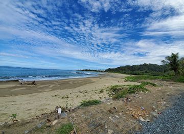 fiji/beqa-island/attraction/beach-at-baravi