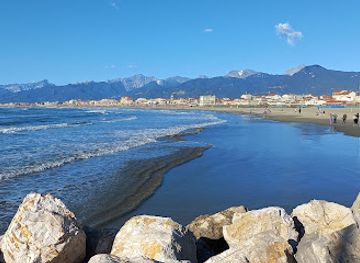 italy/versilia/attraction/molo-di-viareggio