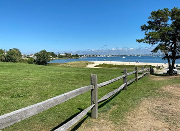 massachusetts/barnstable/attraction/veterans-park-beach