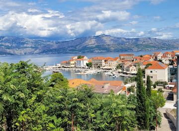 croatia/central-croatia/attraction/brac-postira-lovrecina-central-dalmatia-croatia-theme-trails