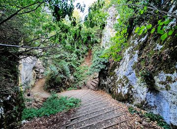 kosovo/peja/attraction/shpella-e-kusarit