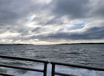 rhode-island/sachuest-point-national-wildlife-refuge/attraction/save-the-bay-seal-tours