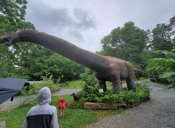 tennessee/southern-middle-tennessee/attraction/backyard-terrors-and-dinosaur-park