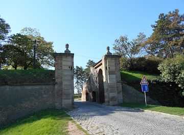 serbia/novi-sad/petrovaradin/attraction/tvrdjavski-park