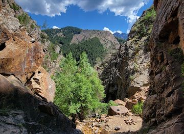 utah/solitude-mountain-resort/attraction/moss-ledge-waterfall-and-picnic-area