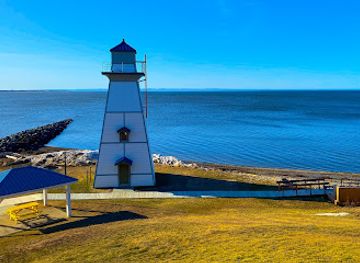 canada/acadian-peninsula/attraction/pointe-a-brideau-range-rear-lighthouse