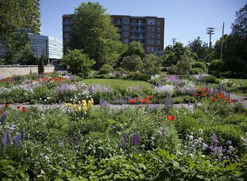 canada/ottawa/attraction/maplelawn-garden