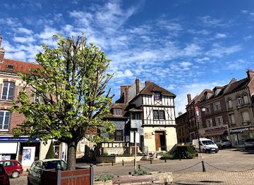 france/picardy/attraction/musee-jean-calvin