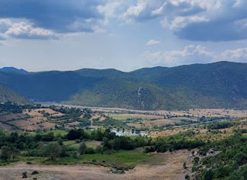 albania/malesia/attraction/maja-e-cutilas-mali-i-hijes