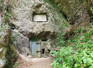 italy/emilia-romagna/attraction/grotta-della-spipola