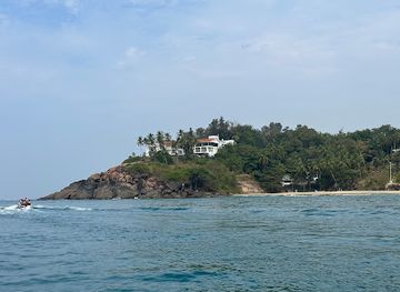 india/kovalam/attraction/fly-kovalam-parasailing