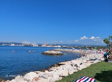 slovenia/izola/attraction/obmorski-park-zusterna