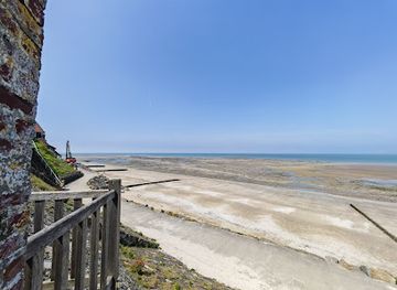 france/normandy-beaches/attraction/villerville-beach