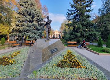 kyrgyzstan/tokmok/attraction/cholponbek-bazarbayev-monument