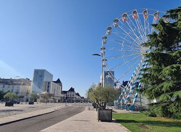 france/tours/attraction/place-porte-de-loire