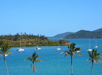 australia/whitsunday-islands/attraction/lion-s-lookout