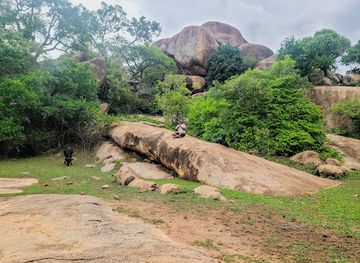 uganda/elgon/attraction/nyero-rock-paintings