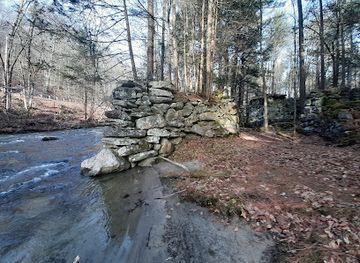 massachusetts/berkshires/attraction/lower-carroll-mill-trailhead