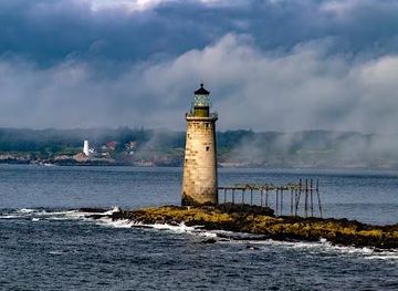 maine/kennebunkport/attraction/ram-island-ledge-light-station