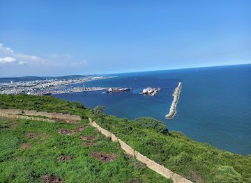 india/visakhapatnam/rushikonda-beach/attraction/dolphin-s-nose-lighthouse