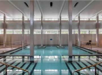 hungary/vac/attraction/palatinus-strand-baths