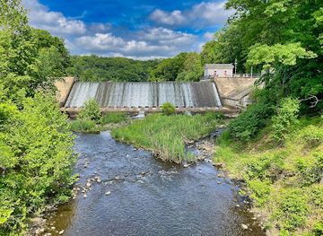 maryland/towson/attraction/lake-roland-park