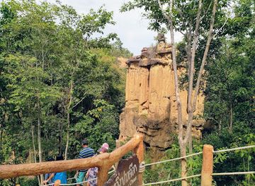 thailand/phi-pan-nam-range/attraction/wat-phrathat-lampang-luang