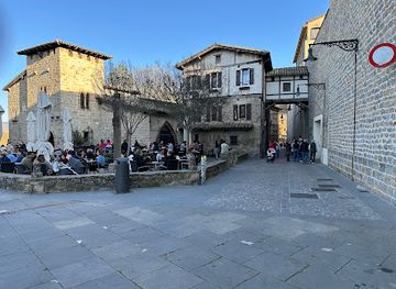 spain/pamplona/attraction/ronda-del-obispo-barbazan