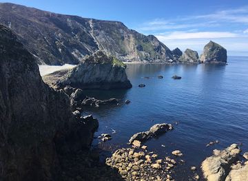 ireland/slieve-league/attraction/glenlough-bay
