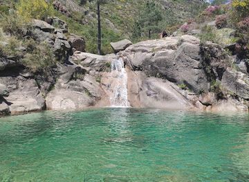 portugal/peneda-geres-national-park/attraction/poco-azul-geres