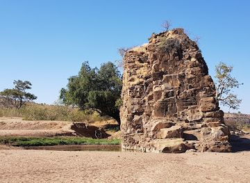botswana/tuli-block/attraction/solomons-wall